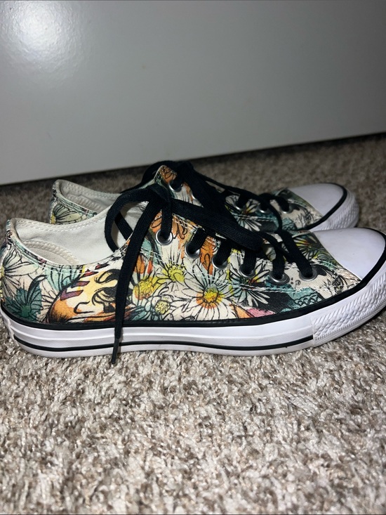 Converse All Stars Shoes - CONVERSE Floral Pop Art Low-Top Canvas Sneakers with Black laces Sz. 8